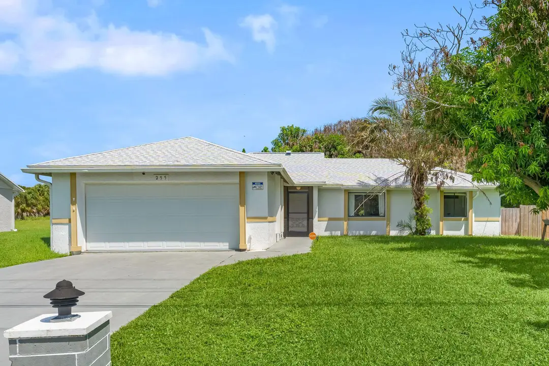255 SW GLENWOOD Drive, Port St. Lucie, FL 34984