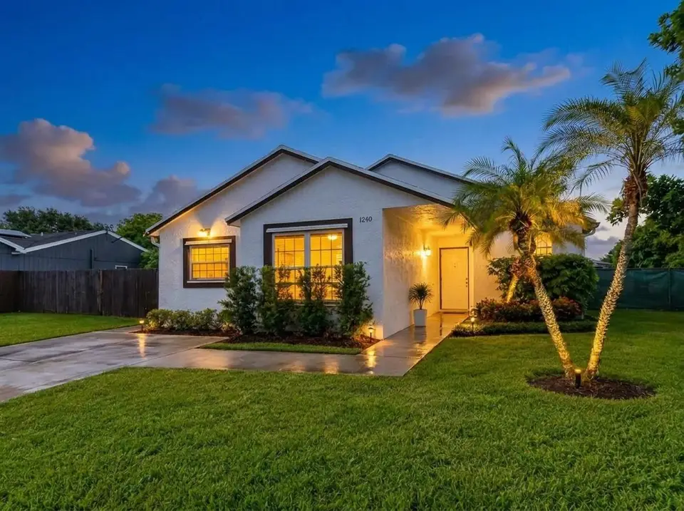 1240 Grandview Circle, Royal Palm Beach, FL 33411