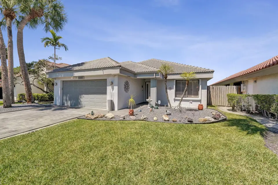 9355 NW 18TH Drive, Plantation, FL 33322
