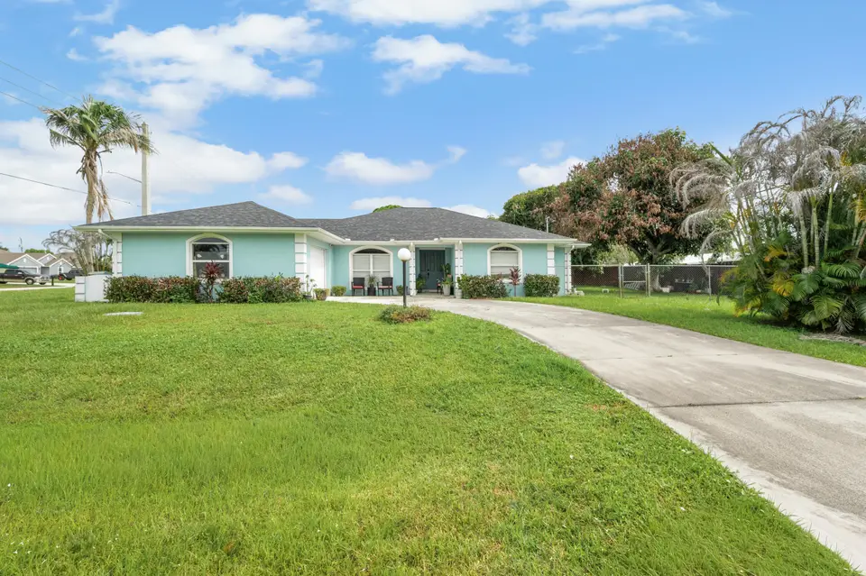 2961 SE LANDER Avenue, Port St. Lucie, FL 34952
