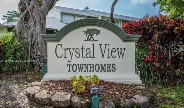 838 Entry Crystal Lake Dr Crystal Lake