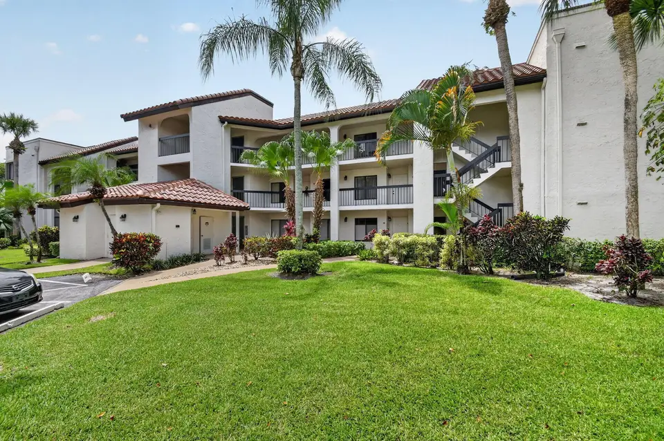 10173 Mangrove Drive 204, Boynton Beach, FL 33437