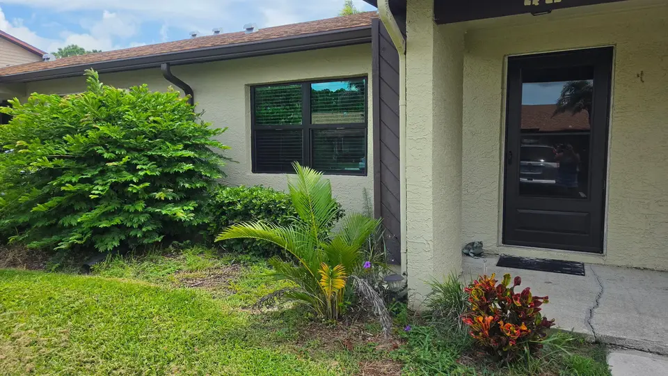 6034 INDRIO Road 5, Fort Pierce, FL 34951