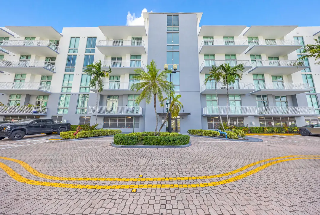 2100 VAN BUREN Street 206, Hollywood, FL 33020