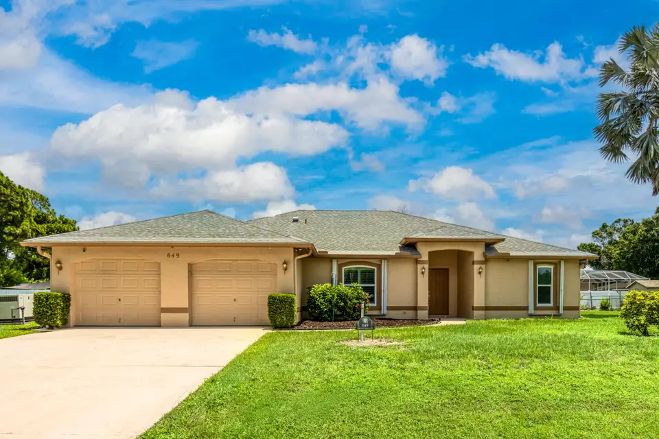 649 NE HORIZON Lane, Port St. Lucie, FL 34983