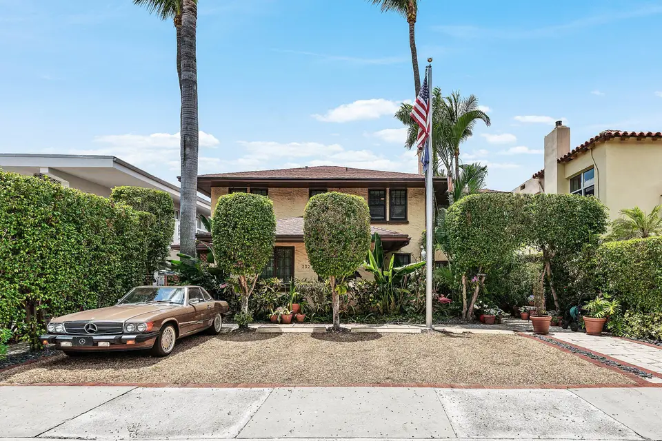 232 Australian Avenue 3, Palm Beach, FL 33480