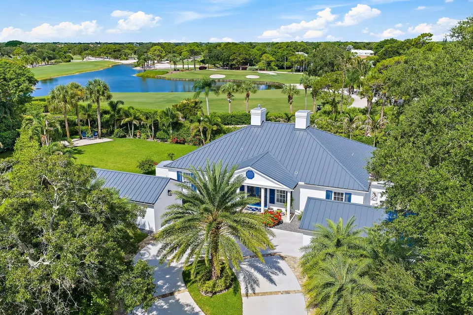 9906 SE Mahogany Way, Jupiter, FL 33469