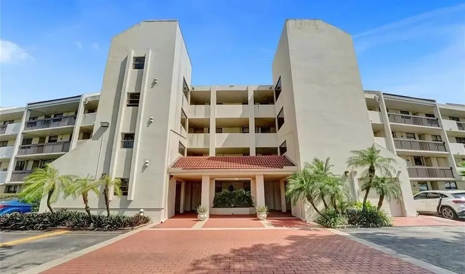 110 Lake Emerald Drive 409, Oakland Park, FL 33309