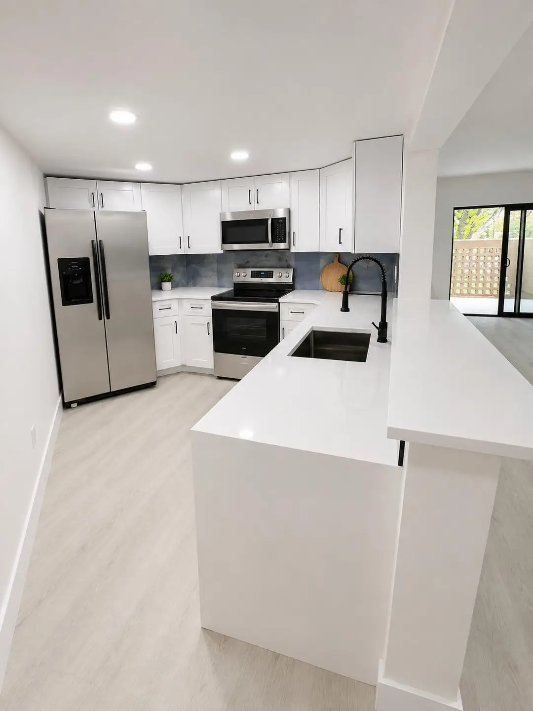 10229 NW 9th St Circle 103, Miami, FL 33172