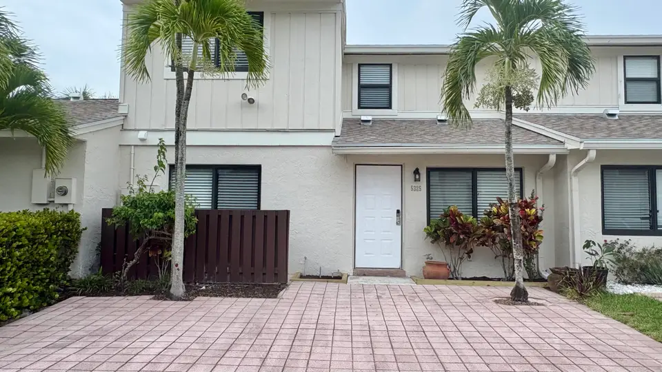 5325 TENNIS Lane, Delray Beach, FL 33484