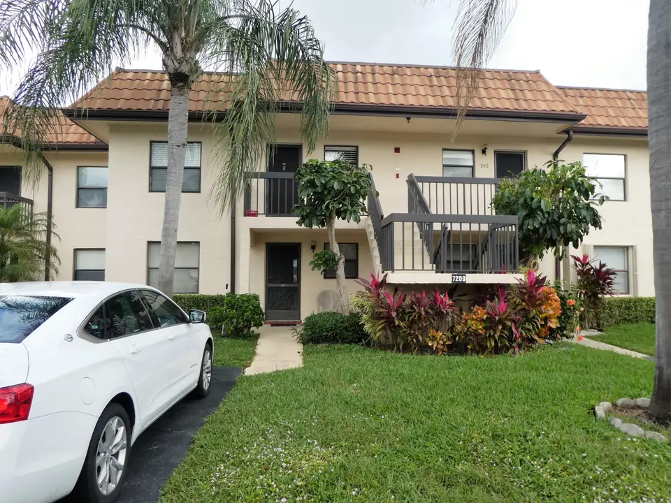 7209 Golf Colony Court 105, Lake Worth, FL 33467