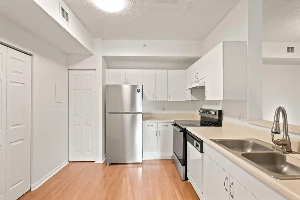 6960 SW 39TH Street E205, Davie, FL 33314