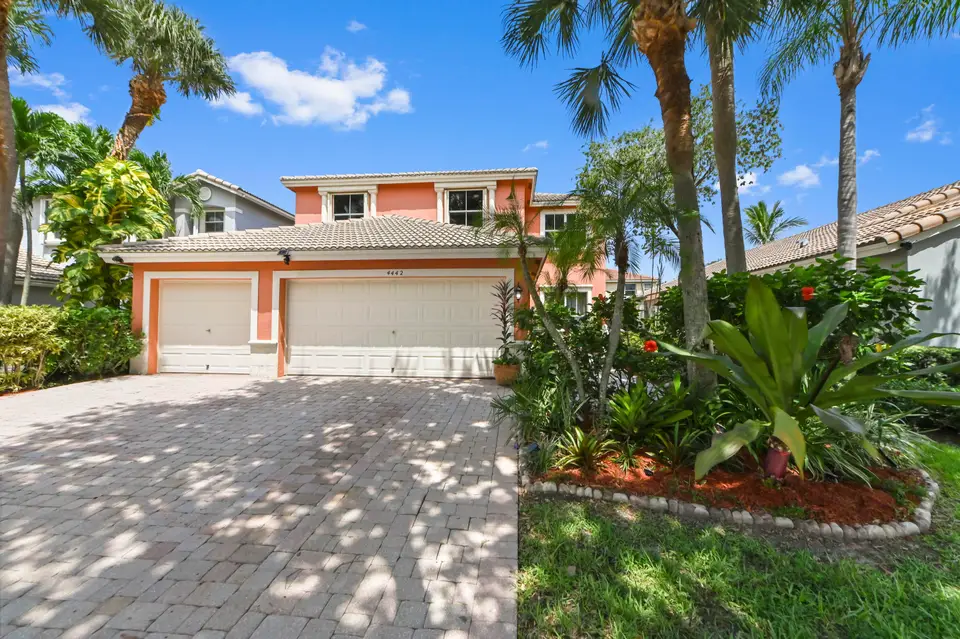 4442 ONEGA Circle, West Palm Beach, FL 33409