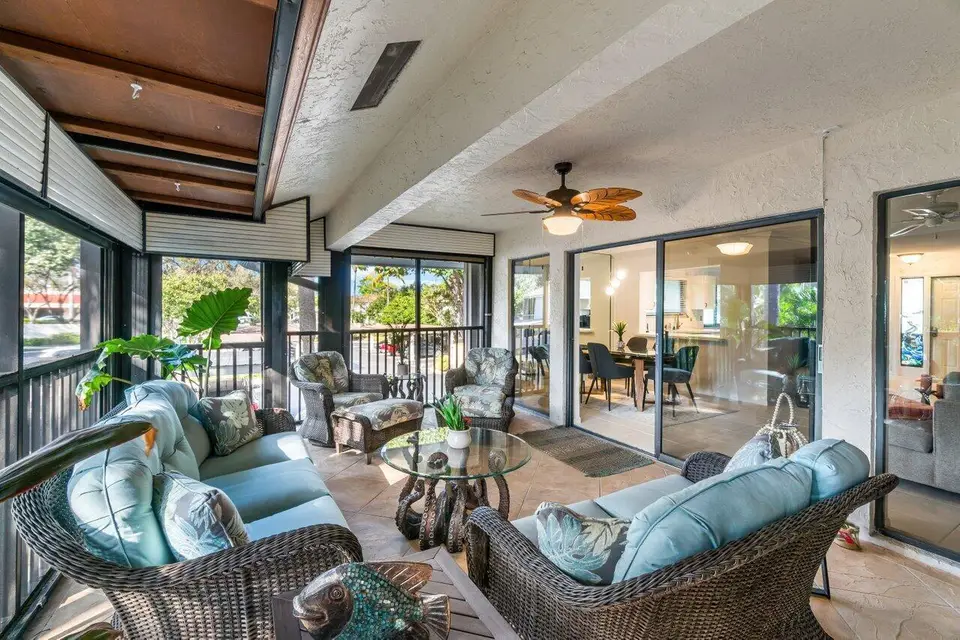 50 PELICAN POINTE Drive 2050, Delray Beach, FL 33483