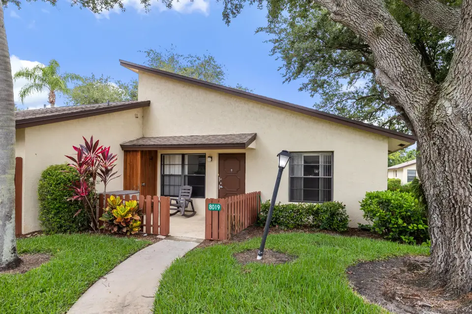 8019 SE Villa Circle, Hobe Sound, FL 33455