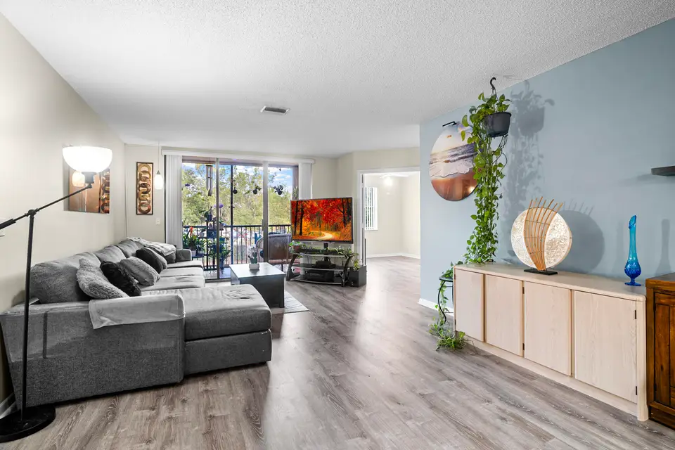 4161 Coral Tree Circle 261, Coconut Creek, FL 33073