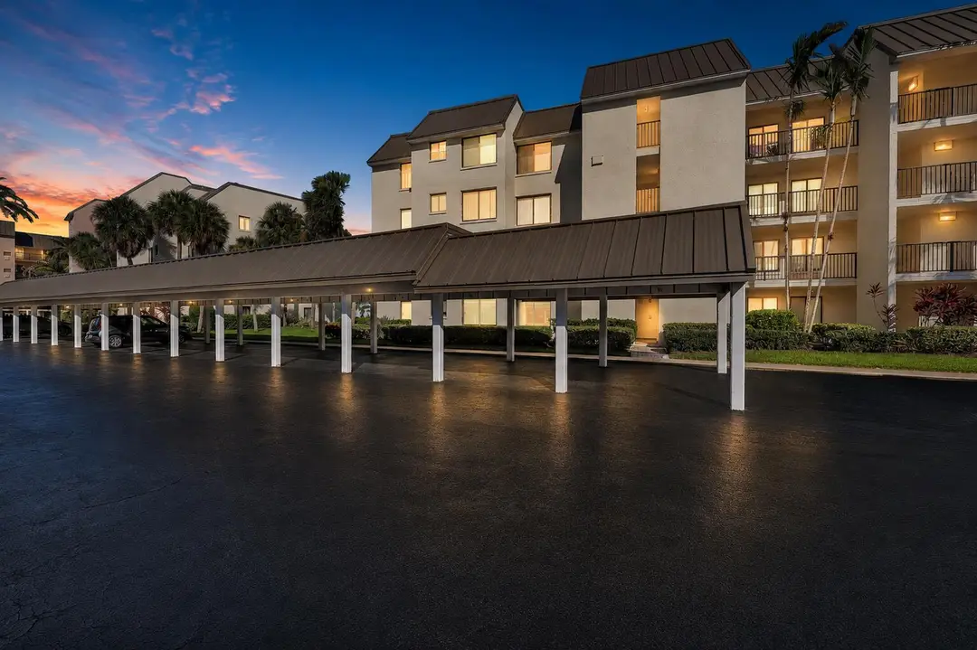 2400 S Ocean Drive 2215