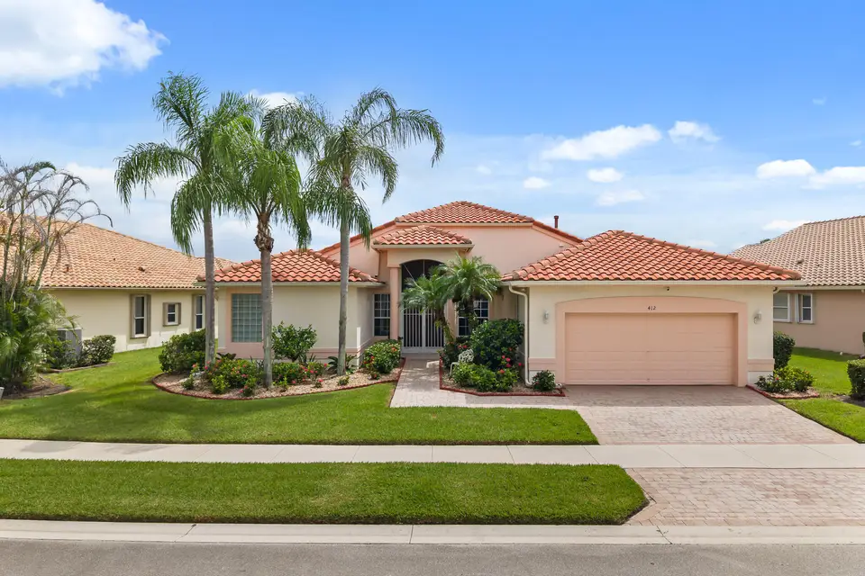 412 NW Aqua Vista Lane, Port St. Lucie, FL 34986
