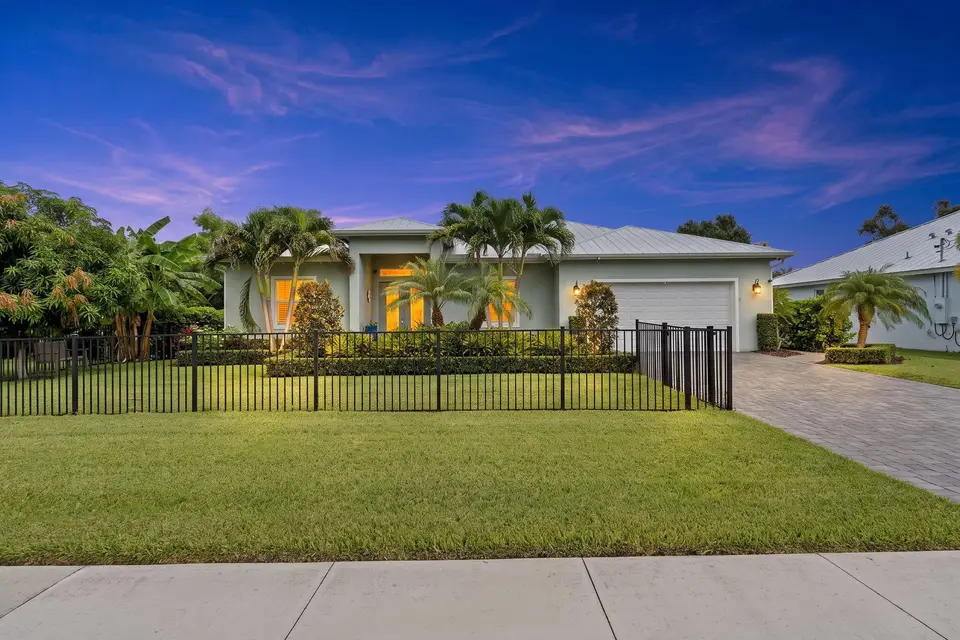 232 SW INDIAN GROVES Drive, Stuart, FL 34994