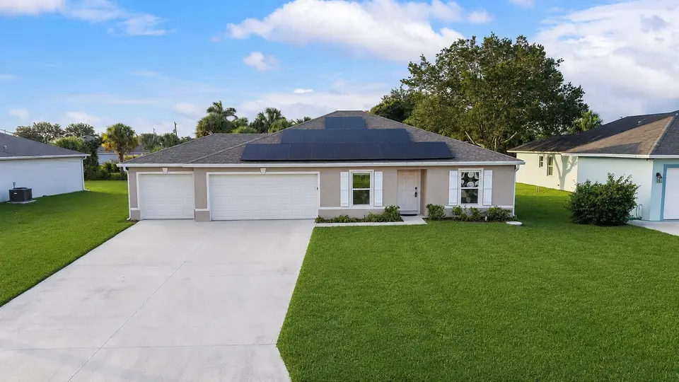 619 SW Hamberland Avenue, Port St. Lucie, FL 34953