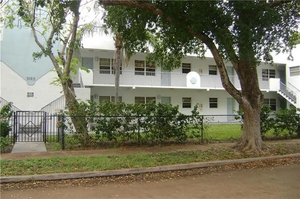 1925 Madison Street 17, Hollywood, FL 33020