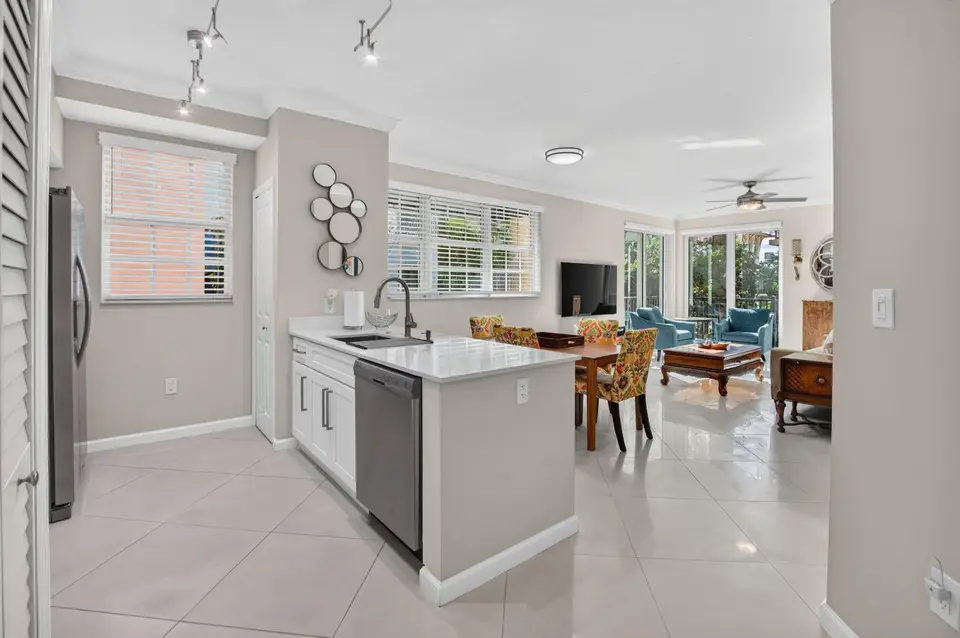 225 NE 1st Street 202, Delray Beach, FL 33444