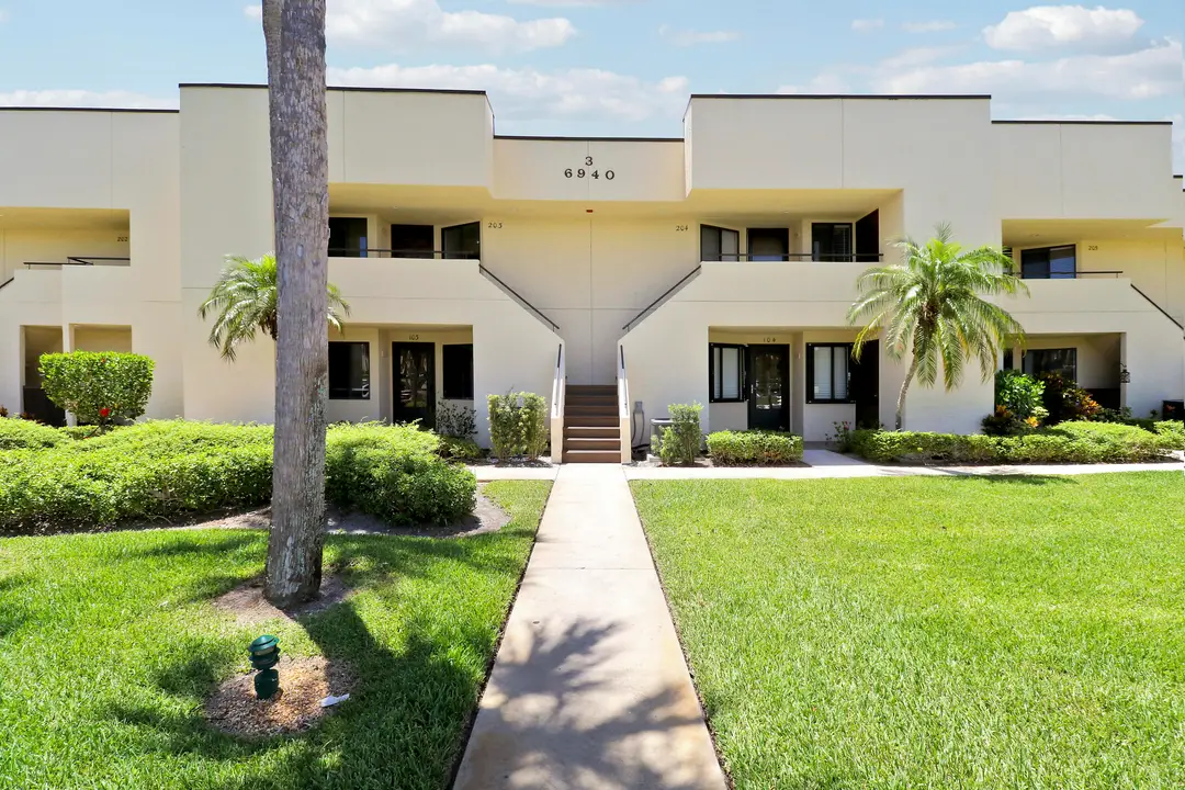 6940 SE Constitution Blvd #203