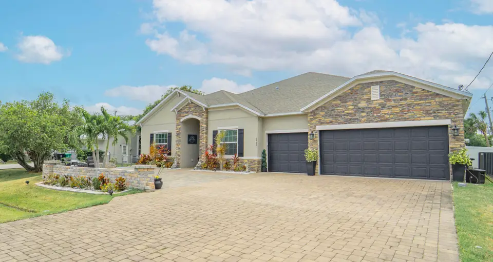 6920 NW Jorgensen Road, Port St. Lucie, FL 34983