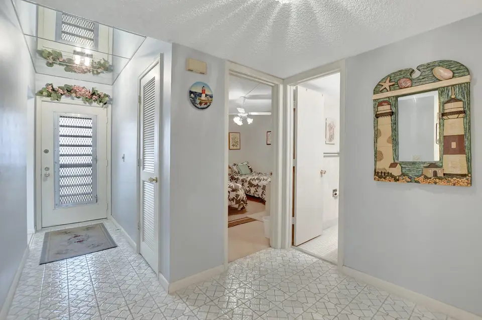 23099 BARWOOD Lane N 306, Boca Raton, FL 33428