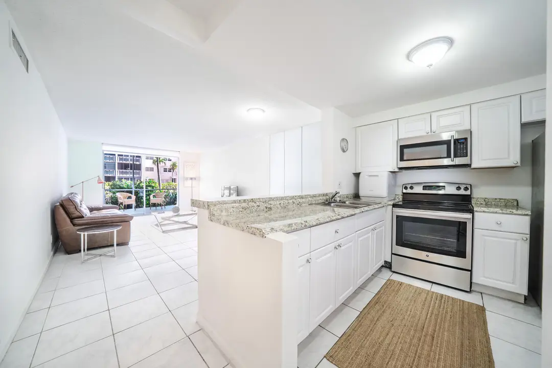 501 NE 14TH Avenue 103, Hallandale Beach, FL 33009