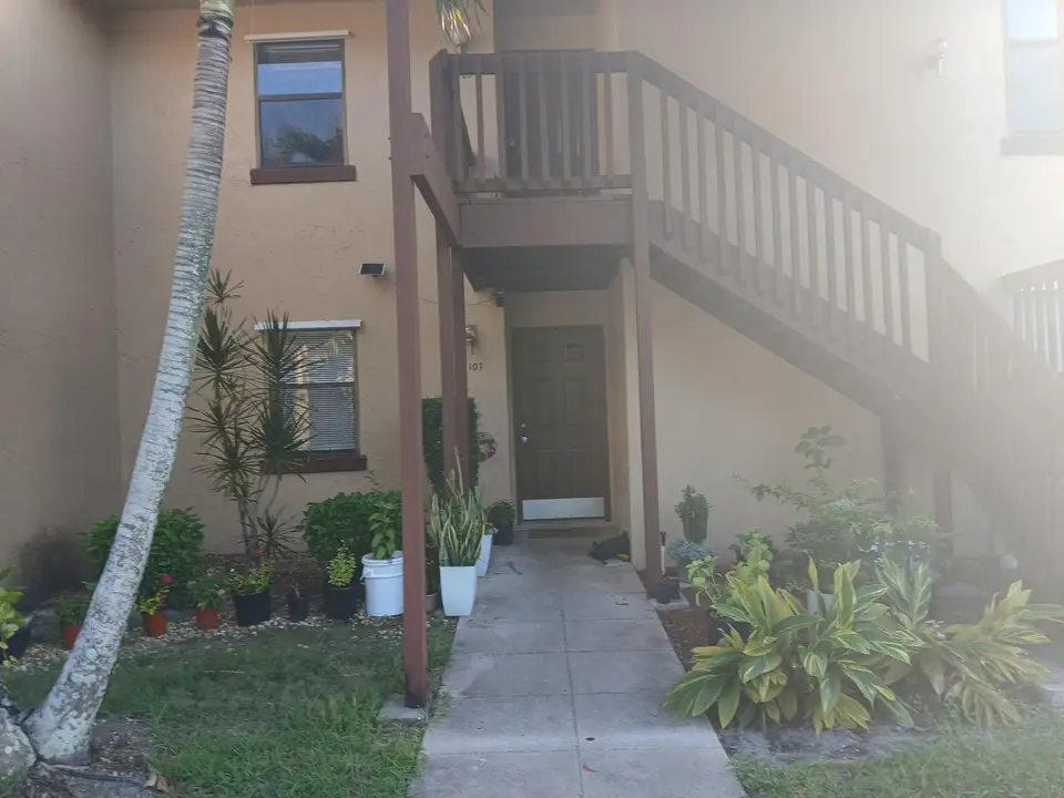 1108 Lakeview Drive E, Royal Palm Beach, FL 33411