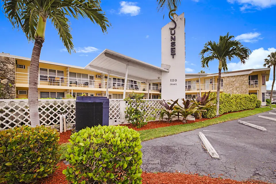 1110 N Riverside Drive 12B, Pompano Beach, FL 33062