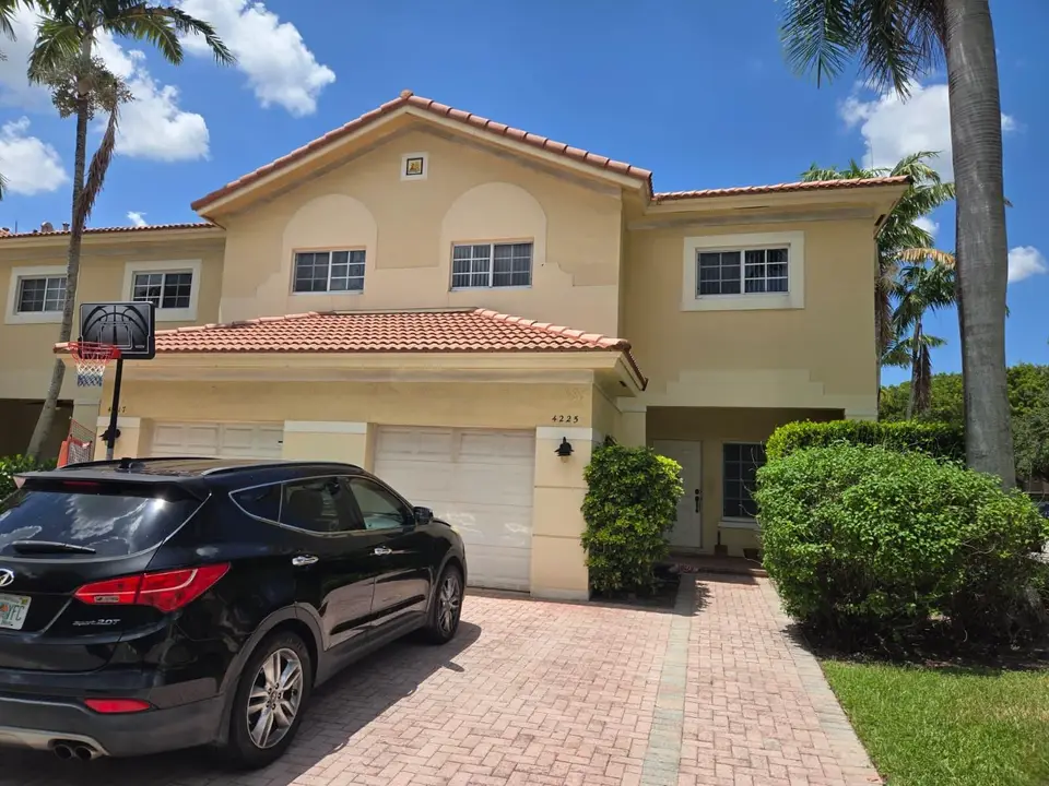 4225 E STONECREEK Circle 26, Davie, FL 33024