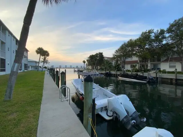 120 Lehane Terrace 305, North Palm Beach, FL 33408