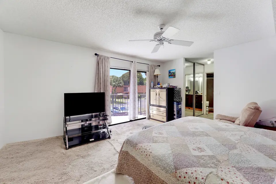 8389 N Coral Circle, North Lauderdale, FL 33068