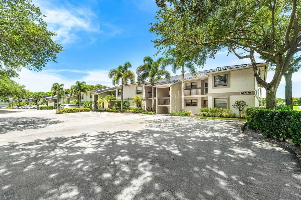 12870 Briarlake Drive 106, Palm Beach Gardens, FL 33418