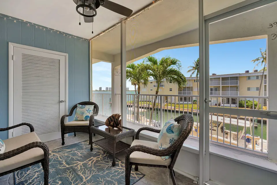 110 SHORE Court 201, North Palm Beach, FL 33408