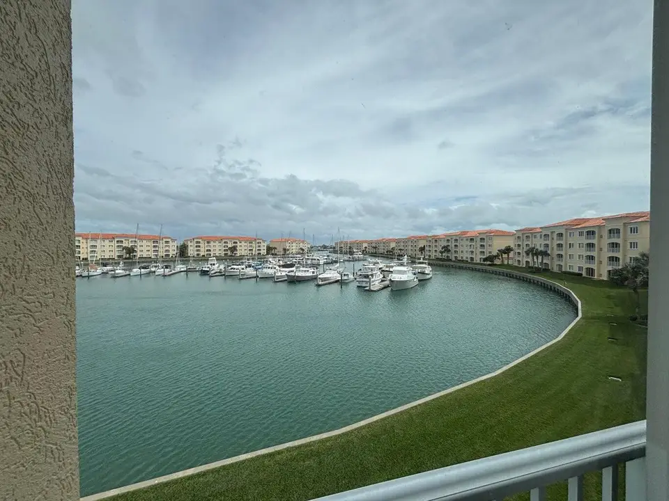 12 HARBOUR ISLE Drive W 306, Fort Pierce, FL 34949