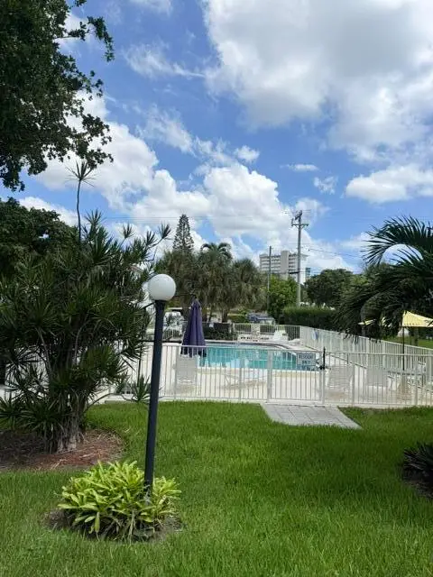 2060 NE 1ST Street 9, Deerfield Beach, FL 33441