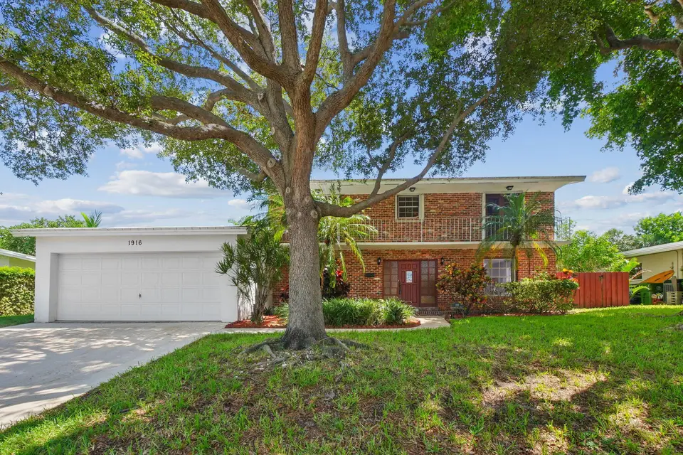 1916 HARBOURVIEW Drive, Fort Lauderdale, FL 33316