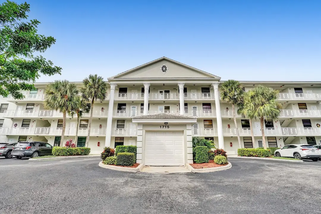 1719 WHITEHALL Drive 303, Davie, FL 33324