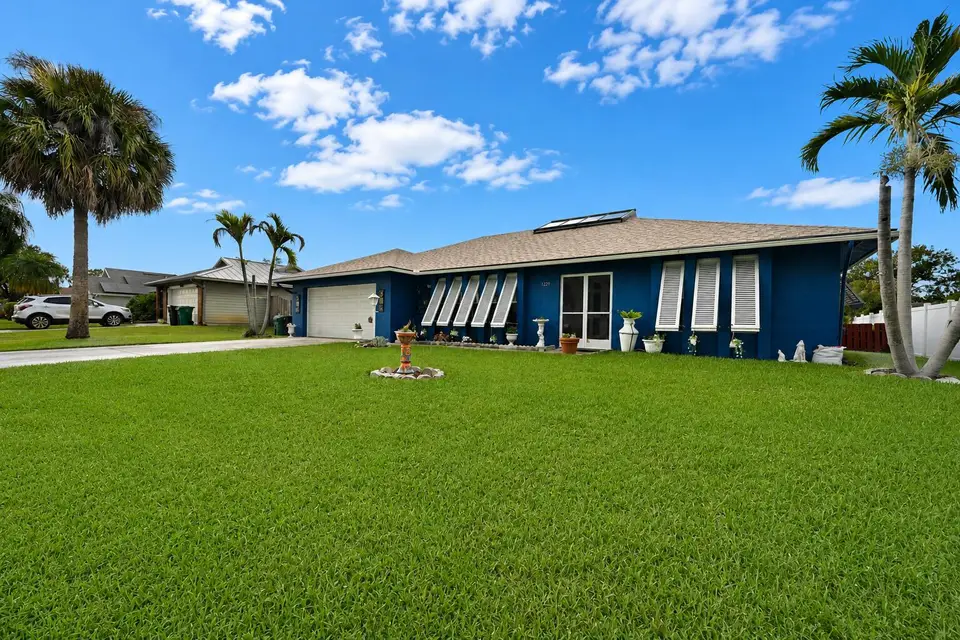 1229 SW Cynthia Street, Port St. Lucie, FL 34983