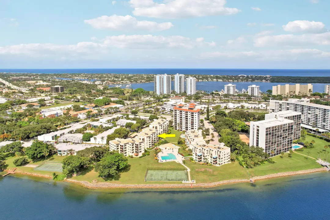 372 Golfview Rd 403