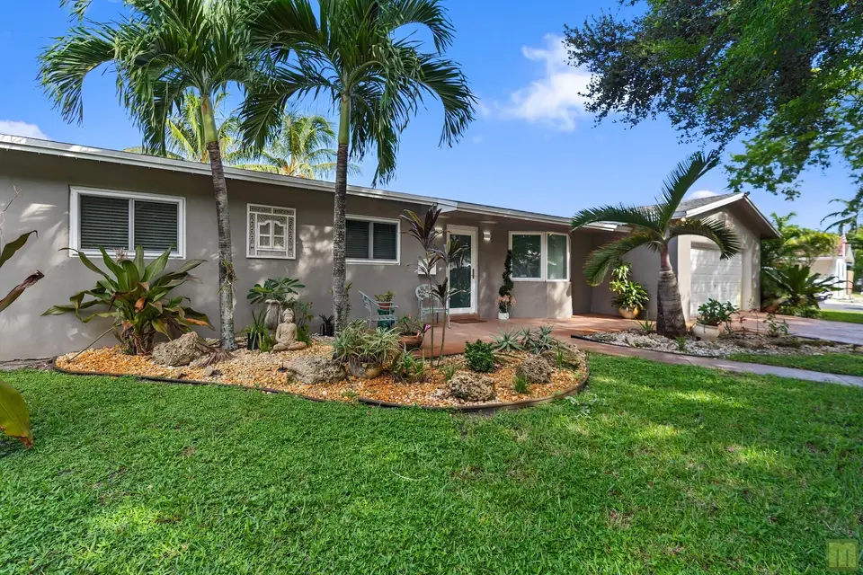 291 Lake Drive, Coconut Creek, FL 33066