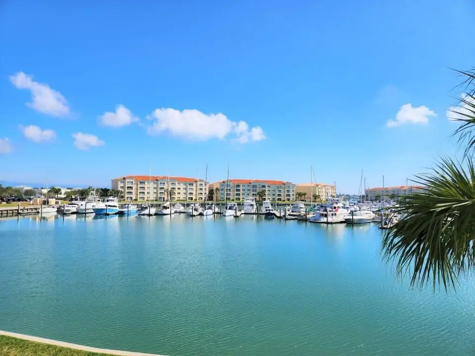 6 HARBOUR ISLE Drive E 205, Fort Pierce, FL 34949