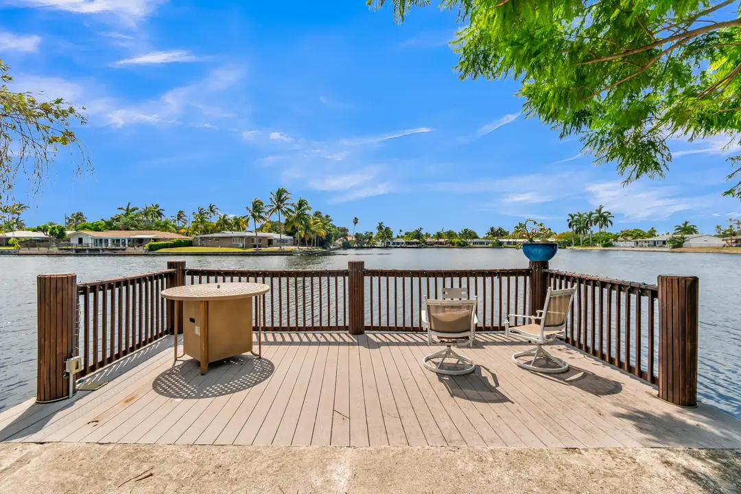 4221 NE 16th Avenue, Oakland Park, FL 33334