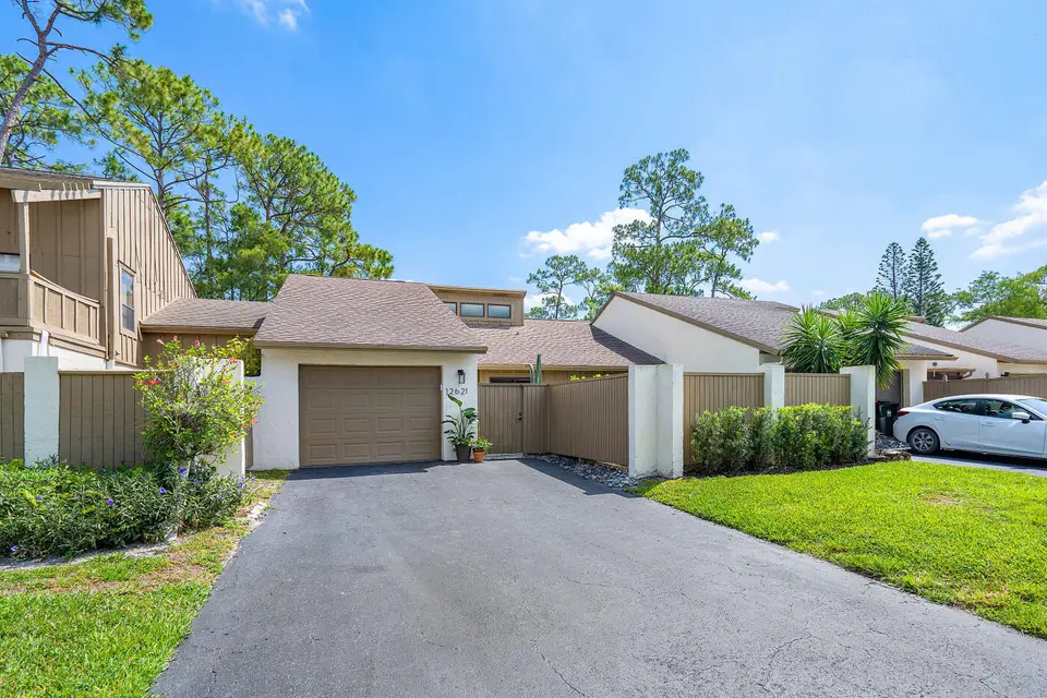 12621 SHADY PINES Court 12621, Wellington, FL 33414