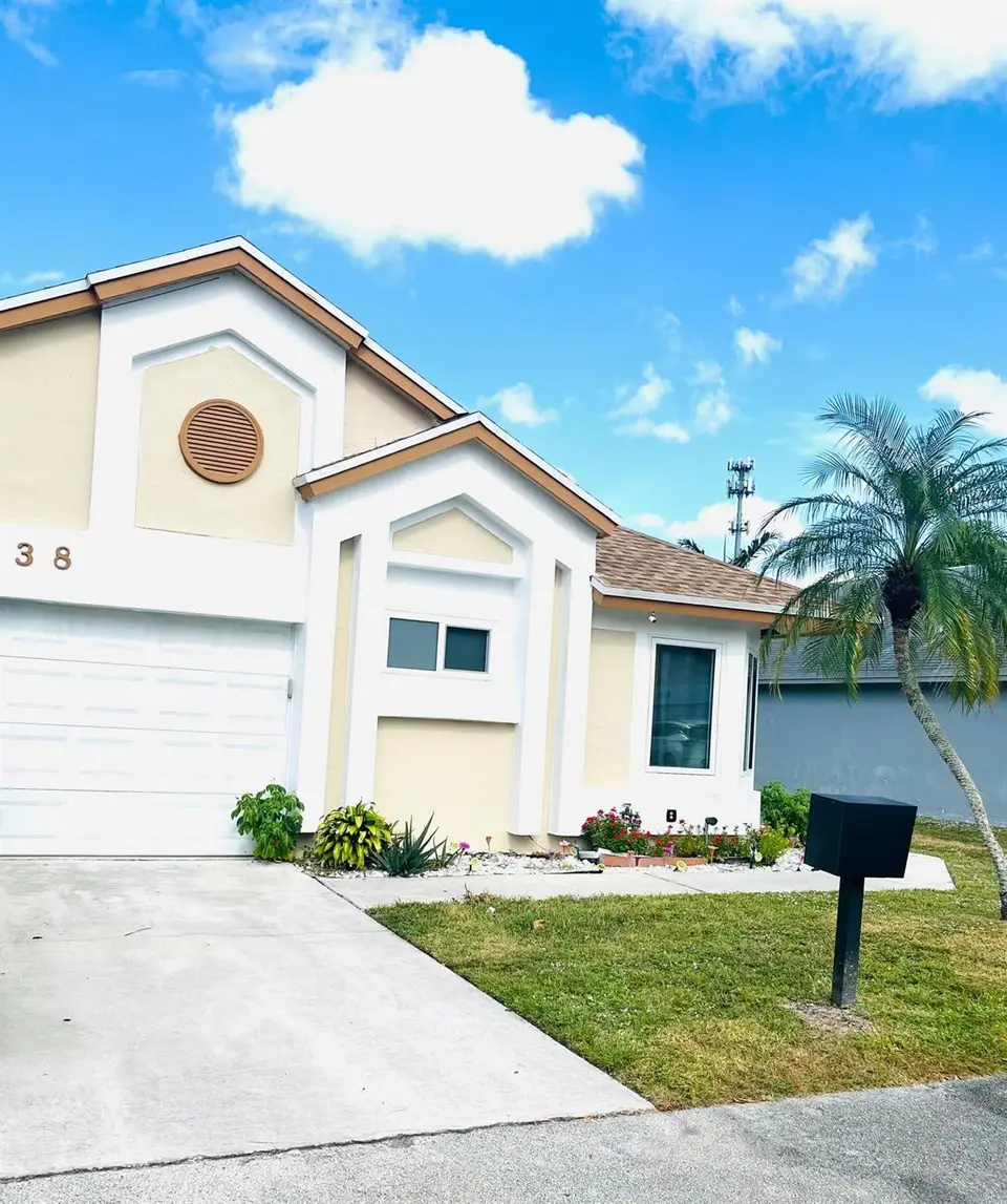 838 E PALM RUN Drive, North Lauderdale, FL 33068