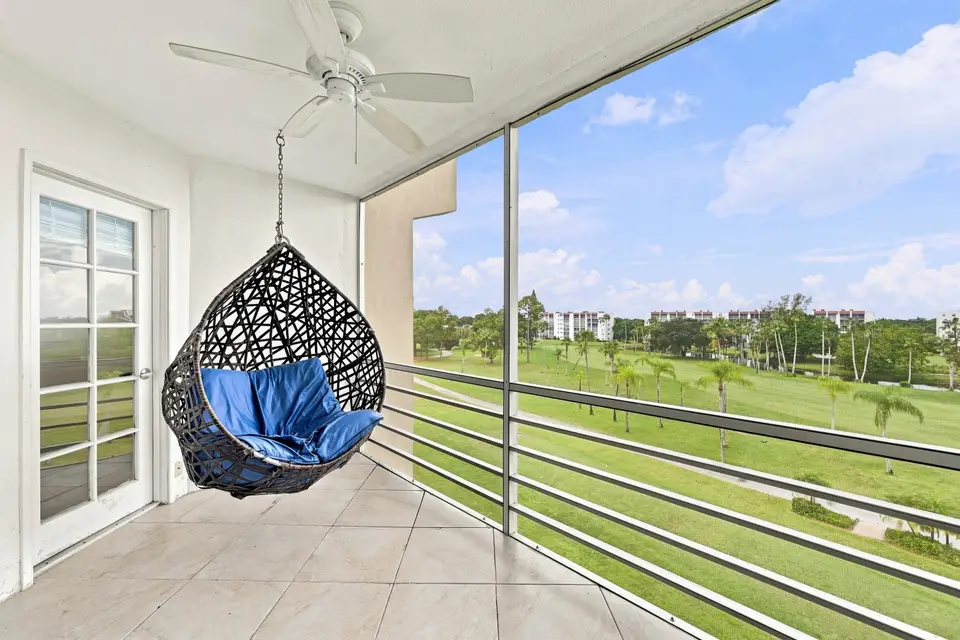 3661 Via Poinciana 513, Lake Worth, FL 33467