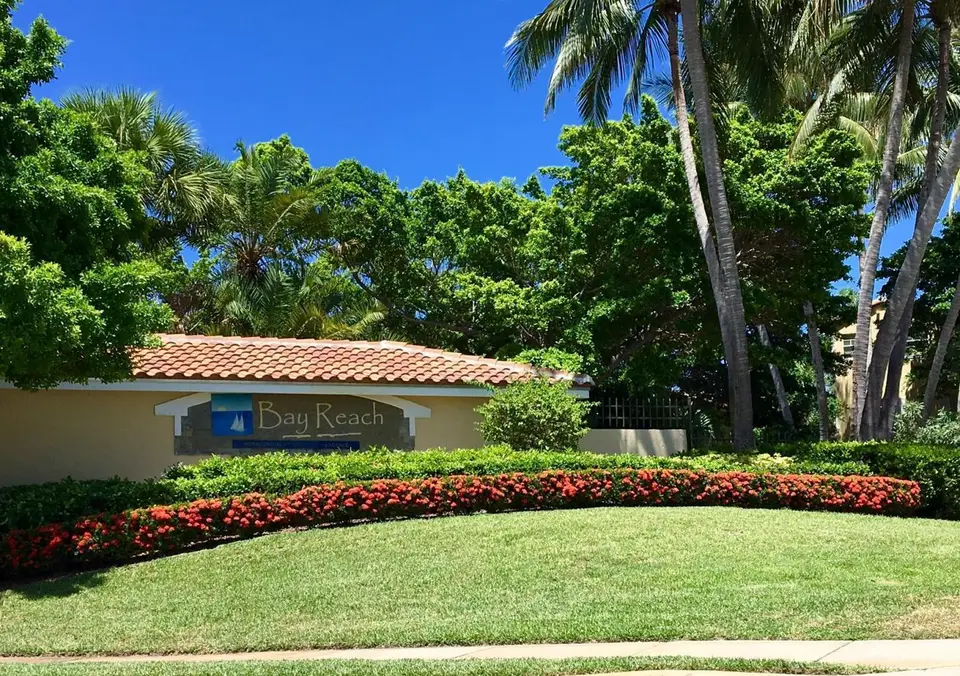 1035 LAKE SHORE Drive 103, Lake Park, FL 33403